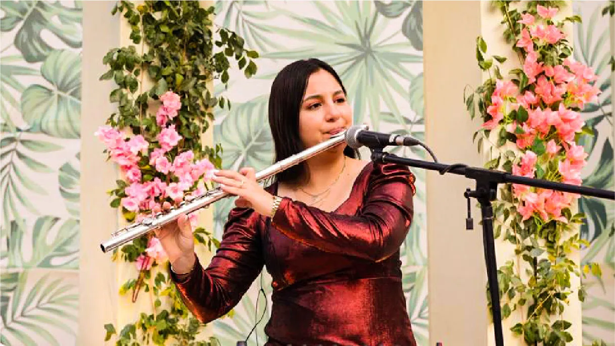 International Flute Player